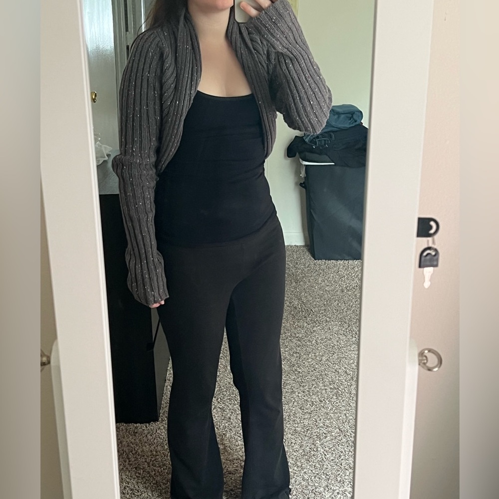 Crop gray sweater